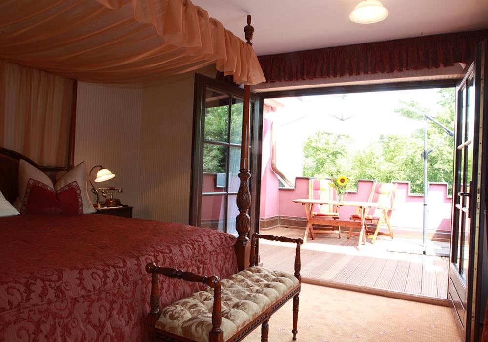 The Lakeside - Burghotel Zu Щраусберг Екстериор снимка