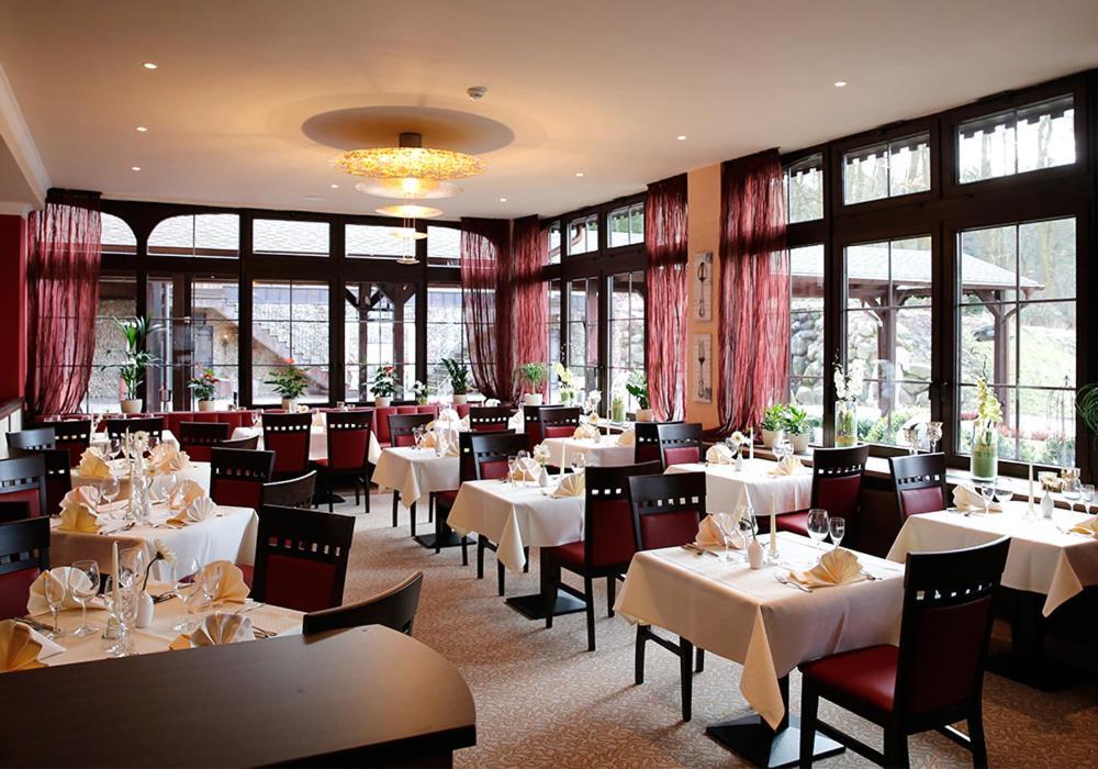 The Lakeside - Burghotel Zu Щраусберг Екстериор снимка